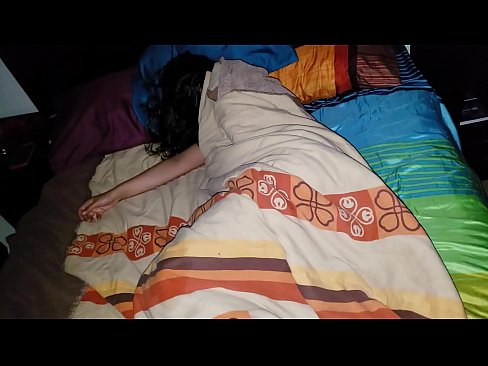 ❤️ Fillastro reprendendo á súa nova madrasta mentres ela dorme. ❤️ Porno duro en % gl.yourxxxvideos.ru % ﹏
